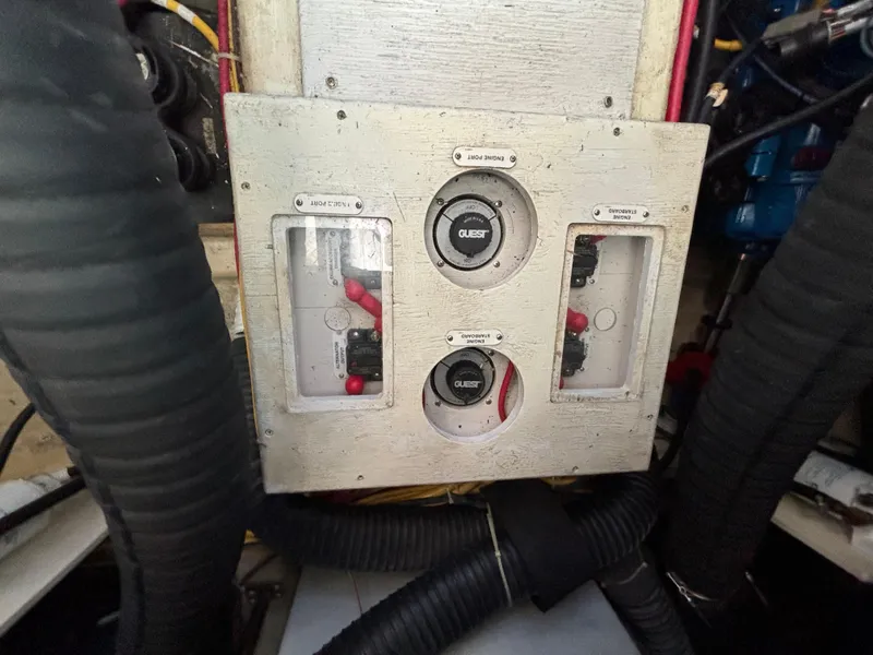 Slide: The Image of Carver 360 Sport Sedan 2008 - 50