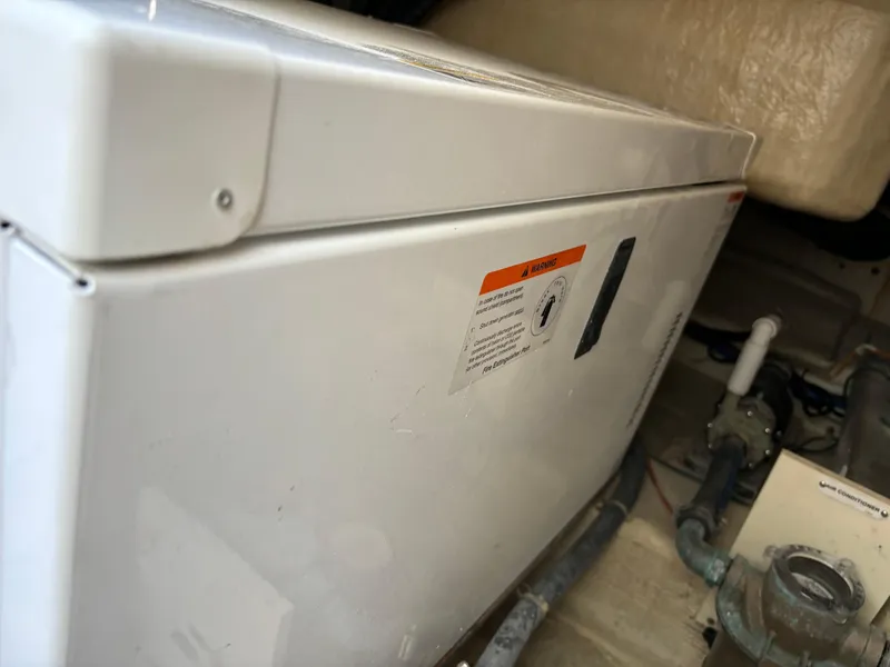 Slide: The Image of Carver 360 Sport Sedan 2008 - 60