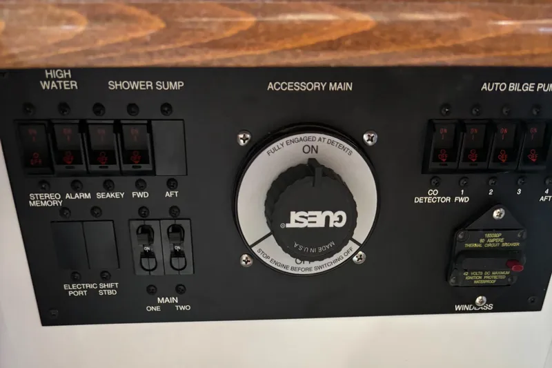 Slide: The Image of Carver 360 Sport Sedan 2008 - 63