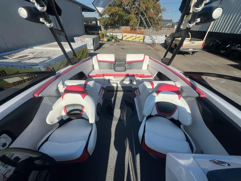 Slide: The Image of Scarab 255 Impulse Wake Edition 2016 - 10