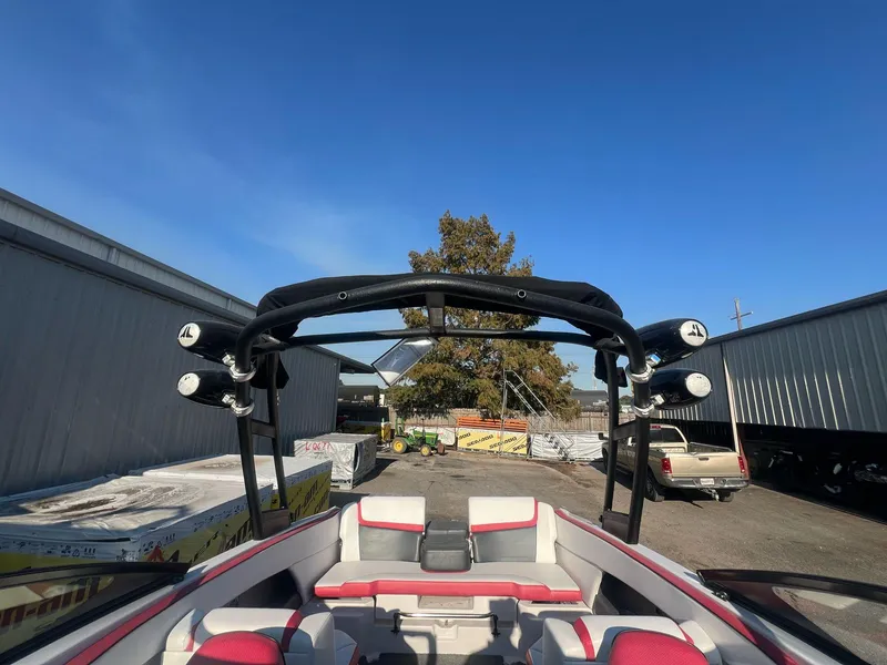 Slide: The Image of Scarab 255 Impulse Wake Edition 2016 - 11