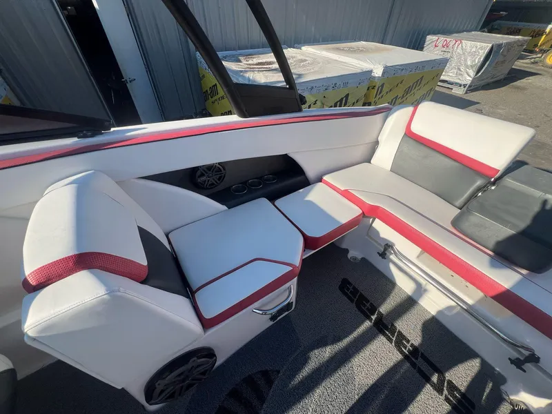 Slide: The Image of Scarab 255 Impulse Wake Edition 2016 - 18