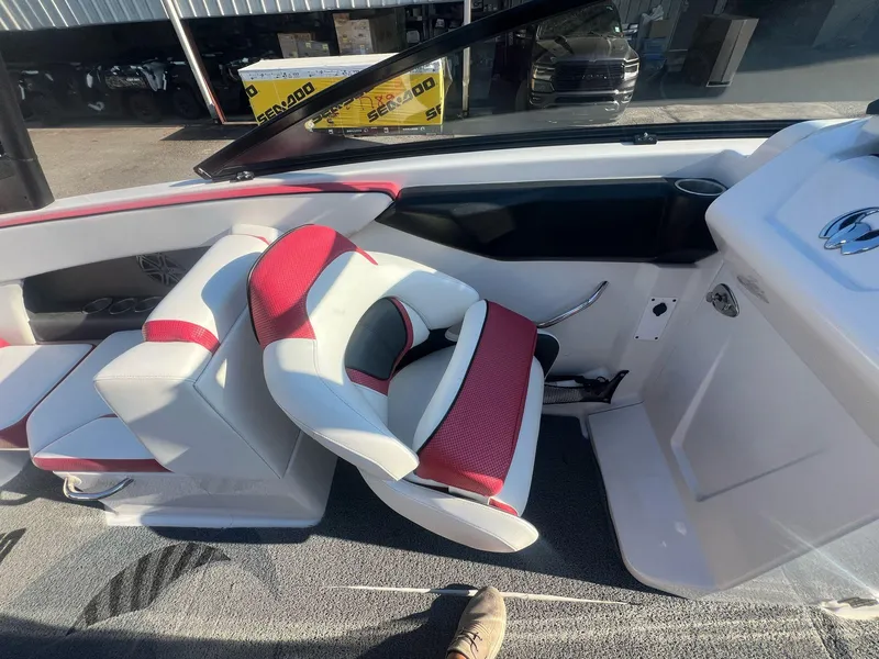 Slide: The Image of Scarab 255 Impulse Wake Edition 2016 - 20