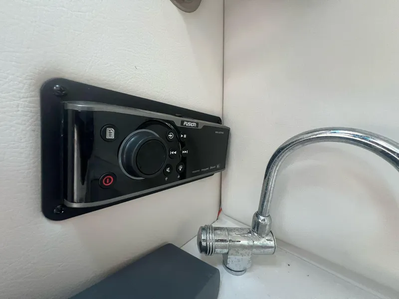 Slide: The Image of Scarab 255 Impulse Wake Edition 2016 - 25