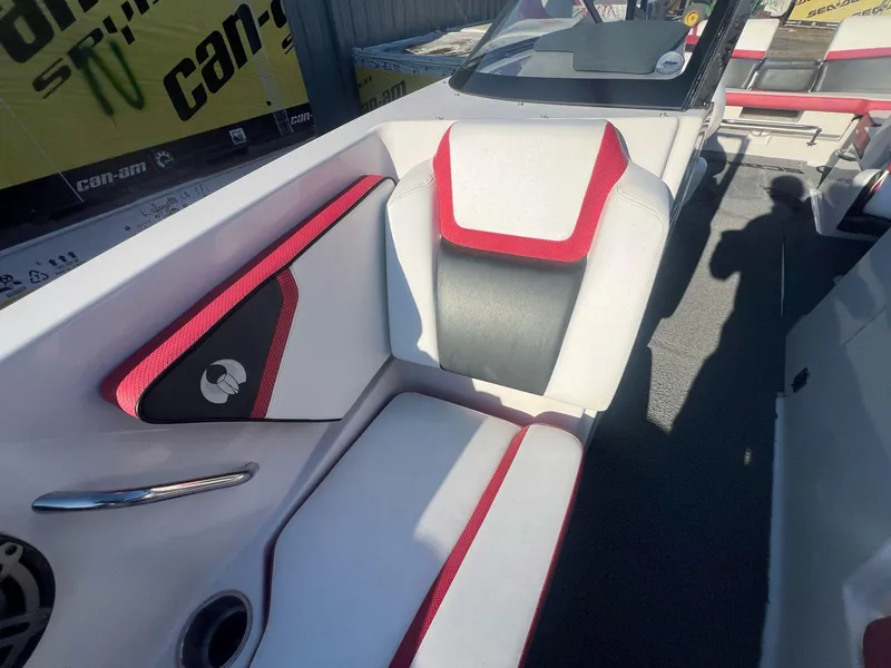 Slide: The Image of Scarab 255 Impulse Wake Edition 2016 - 30