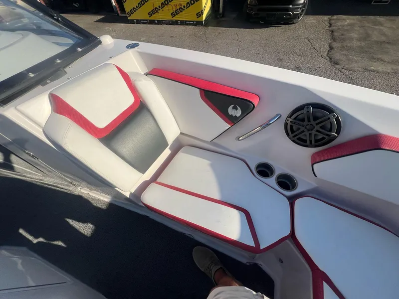 Slide: The Image of Scarab 255 Impulse Wake Edition 2016 - 32