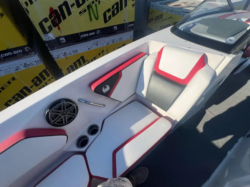 Slide: The Image of Scarab 255 Impulse Wake Edition 2016 - 33