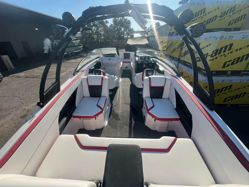 Slide: The Image of Scarab 255 Impulse Wake Edition 2016 - 7