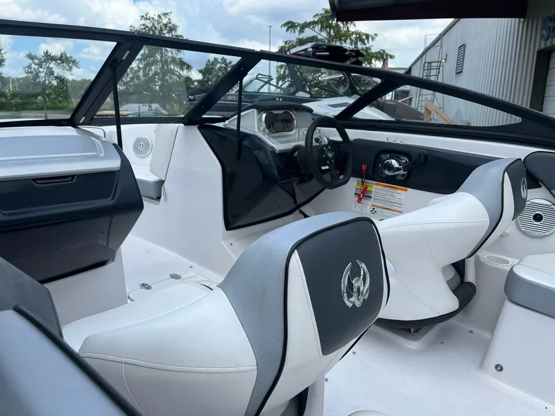 Slide: The Image of Scarab 195 Impulse 2017 - 10