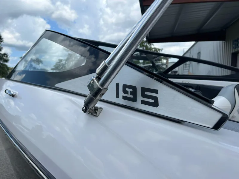 Slide: The Image of Scarab 195 Impulse 2017 - 11