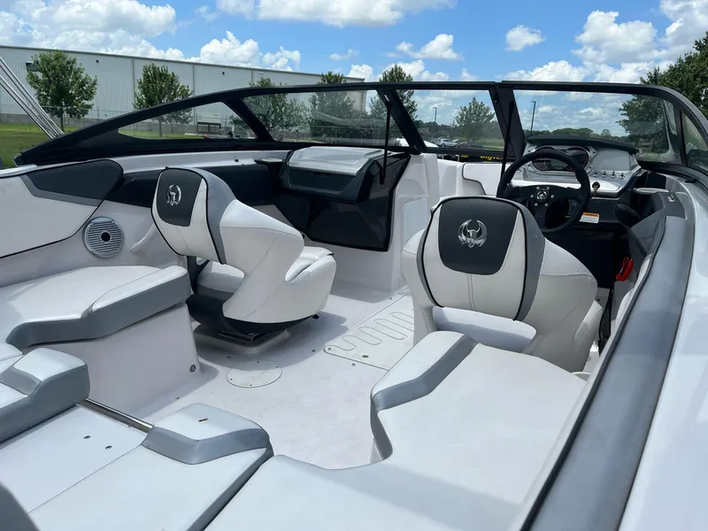 Slide: The Image of Scarab 195 Impulse 2017 - 6