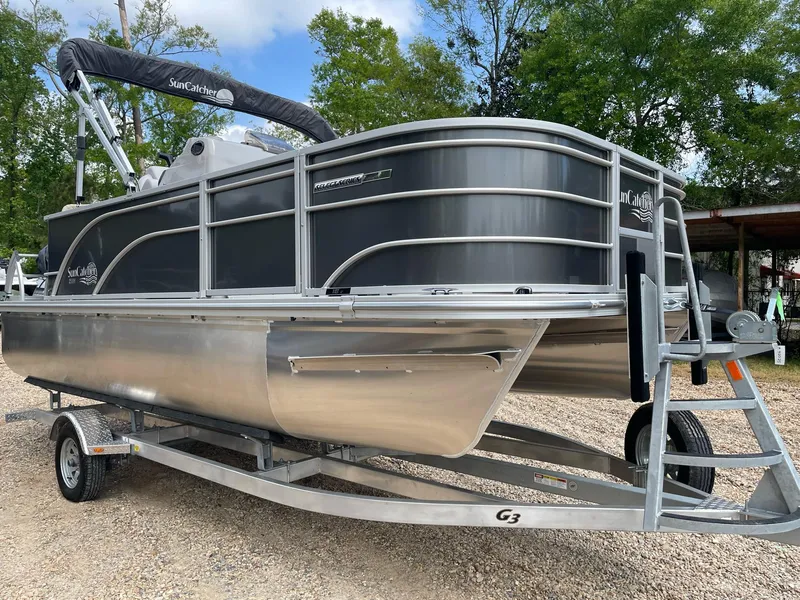 The Image of SunCatcher Select 18 F 2023 - 1