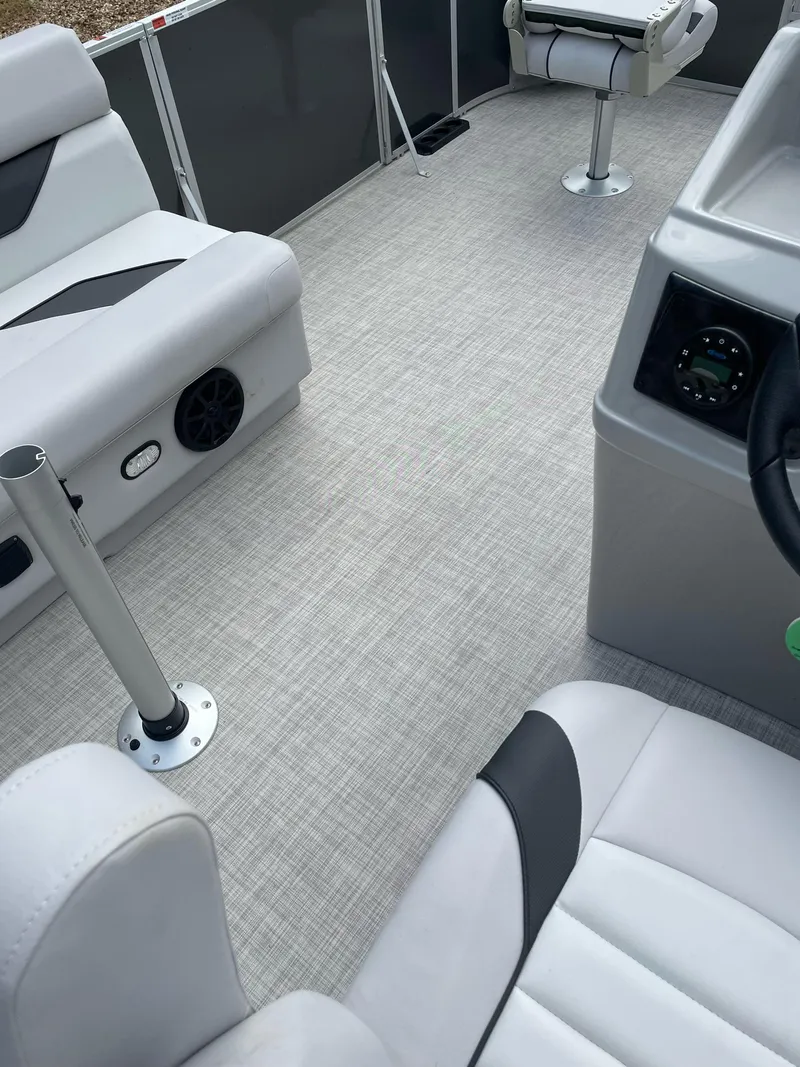 Slide: The Image of SunCatcher Select 18 F 2023 - 16