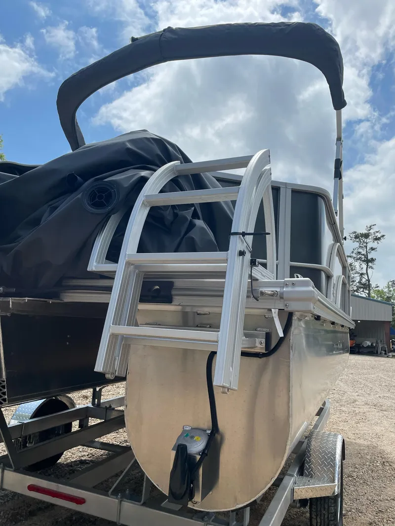 Slide: The Image of SunCatcher Select 18 F 2023 - 5