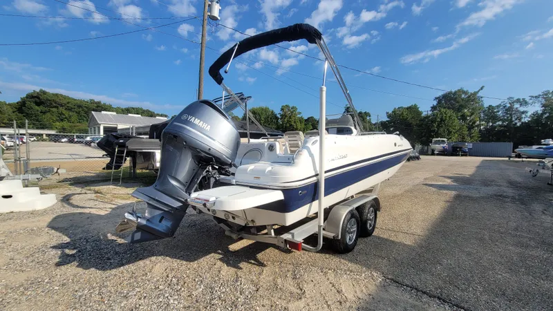 Slide: The Image of Hurricane SunDeck Sport 231 OB 2023 - 18