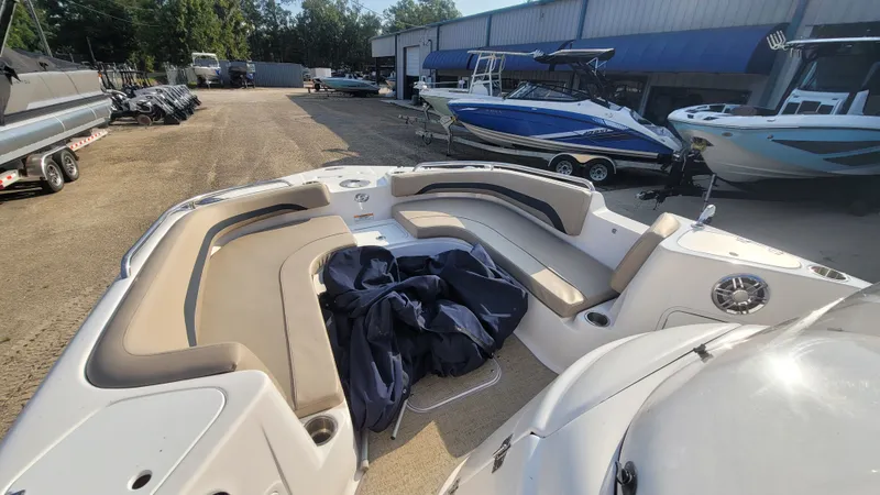 Slide: The Image of Hurricane SunDeck Sport 231 OB 2023 - 21