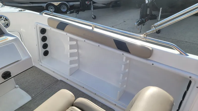 Slide: The Image of Hurricane SunDeck Sport 231 OB 2023 - 26