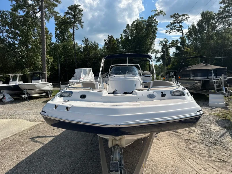 Slide: The Image of Hurricane SunDeck Sport 231 OB 2023 - 9