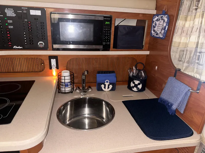 Slide: The Image of Rinker Fiesta Vee 342 2003 - 24