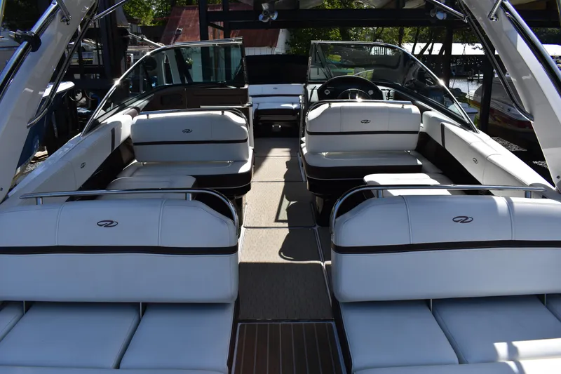 Slide: The Image of Regal 2800 Bowrider 2017 - 50