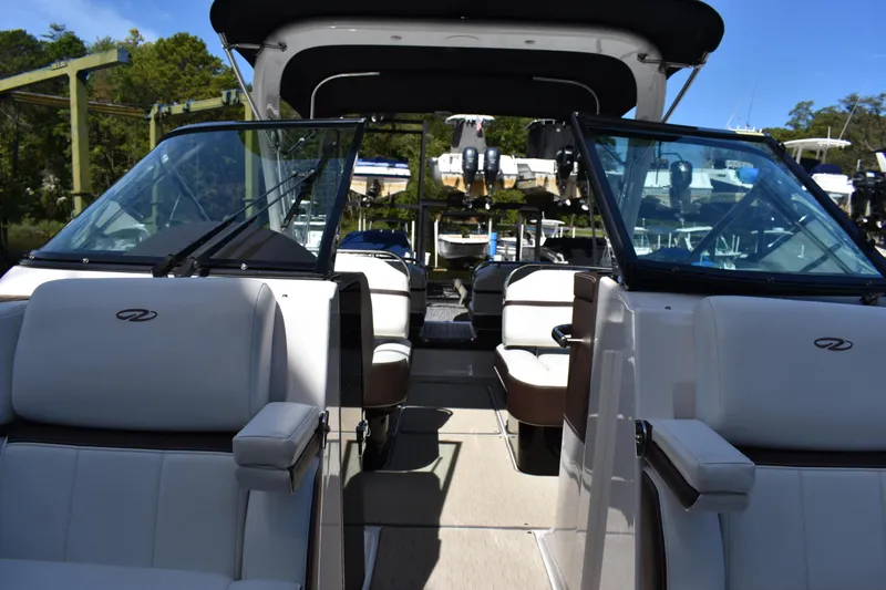 Slide: The Image of Regal 2800 Bowrider 2017 - 66