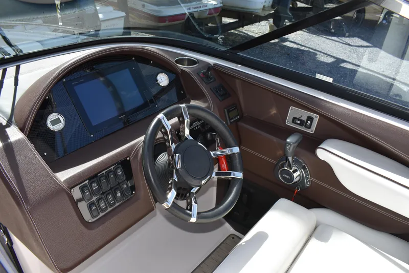 Slide: The Image of Regal 2800 Bowrider 2017 - 69