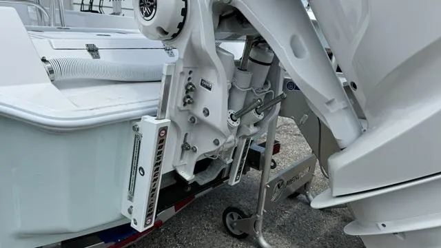 Slide: The Image of Contender 23BAY 2024 - 10