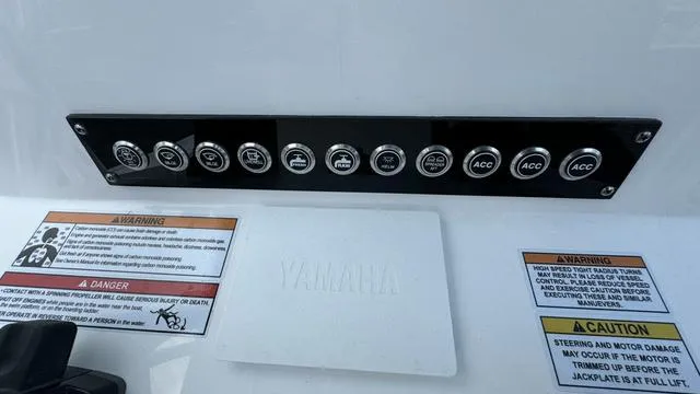 Slide: The Image of Contender 23BAY 2024 - 27