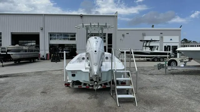 Slide: The Image of Contender 23BAY 2024 - 3