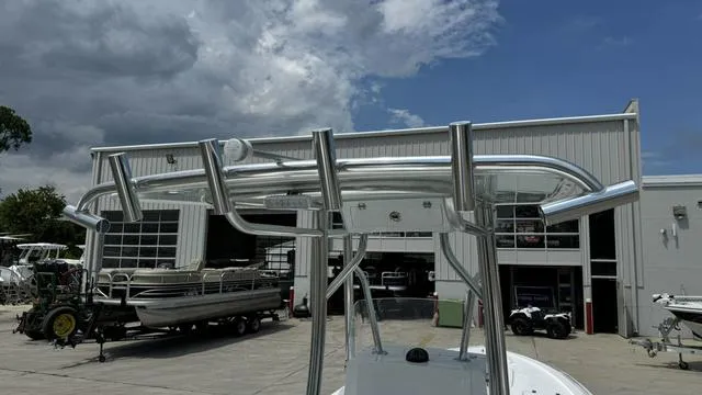 Slide: The Image of Contender 23BAY 2024 - 40