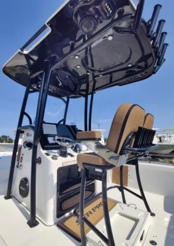 Slide: The Image of Sea Pro 250 Bay 2024 - 25