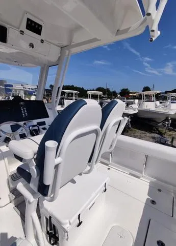 Slide: The Image of Sea Fox 268 Commander 2025 - 10