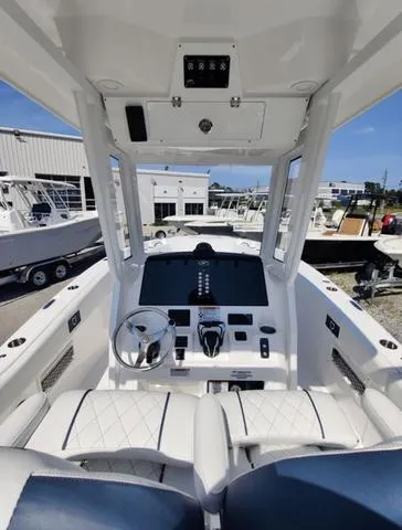 Slide: The Image of Sea Fox 268 Commander 2025 - 11