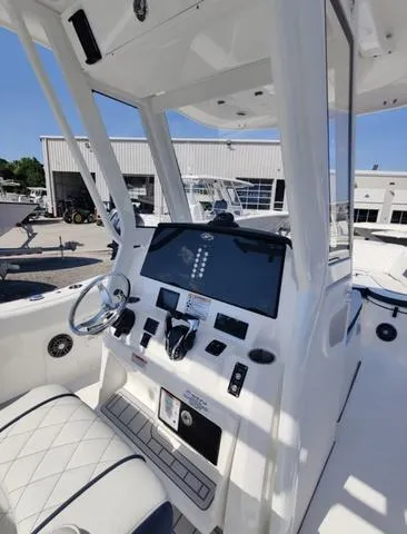 Slide: The Image of Sea Fox 268 Commander 2025 - 14