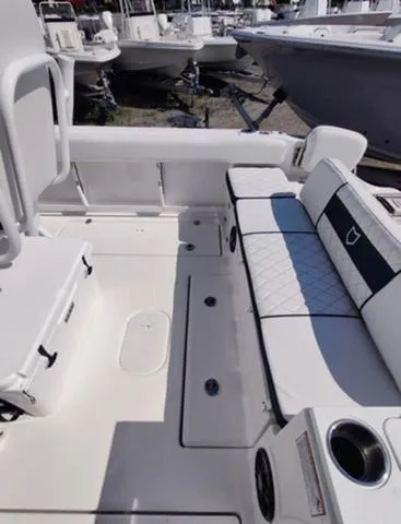 Slide: The Image of Sea Fox 268 Commander 2025 - 33