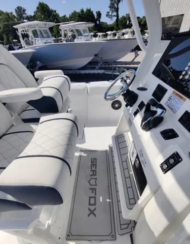 Slide: The Image of Sea Fox 268 Commander 2025 - 37