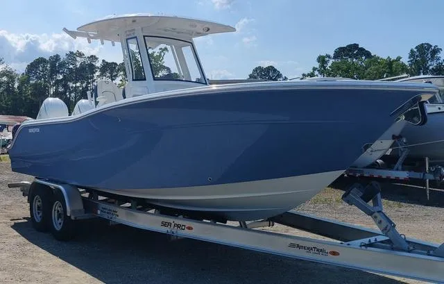 Slide: The Image of Sea Fox 268 Commander 2025 - 6