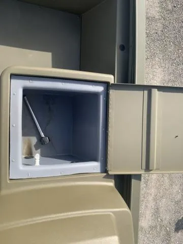 Slide: The Image of Tracker Grizzly 1648 SC 2024 - 6