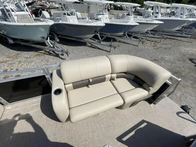 Slide: The Image of Sun Tracker Sport Fish 22 2024 - 13