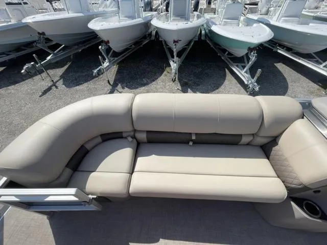 Slide: The Image of Sun Tracker Sport Fish 22 2024 - 16