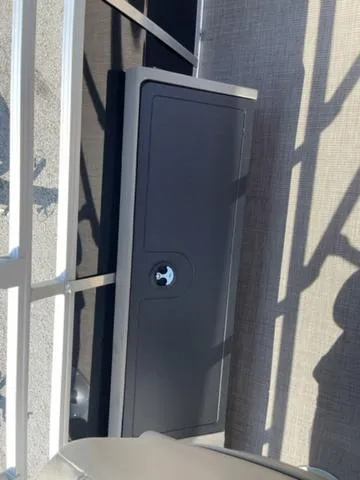 Slide: The Image of Sun Tracker Sport Fish 22 2024 - 30