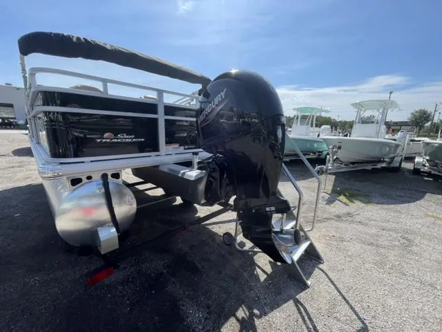 Slide: The Image of Sun Tracker Sport Fish 22 2024 - 9