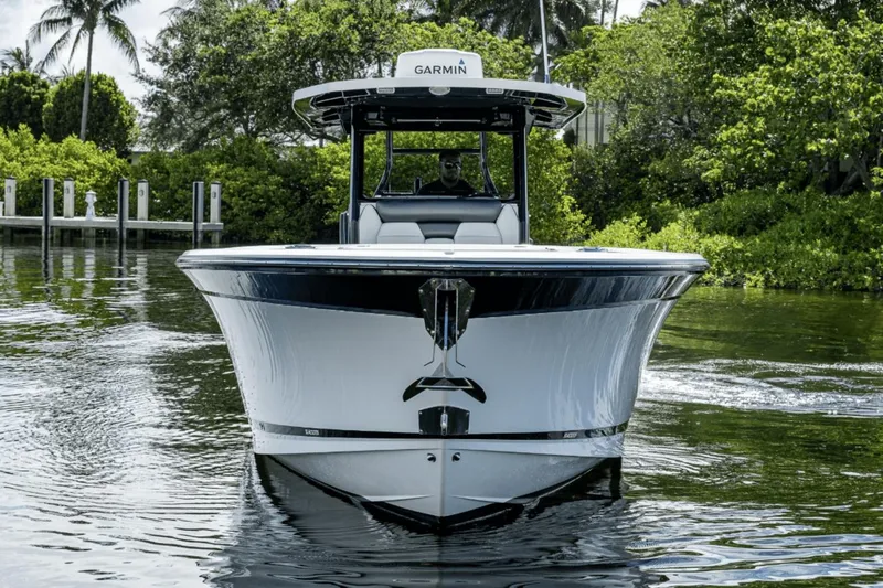 Slide: The Image of Blackfin 332 CC 2020 - 7