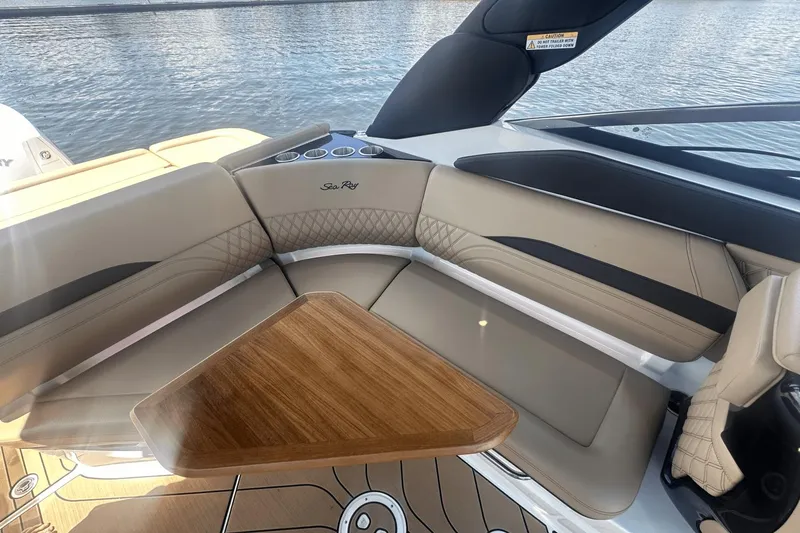Slide: The Image of Sea Ray 260 SLX OUTBOARD 2023 - 14