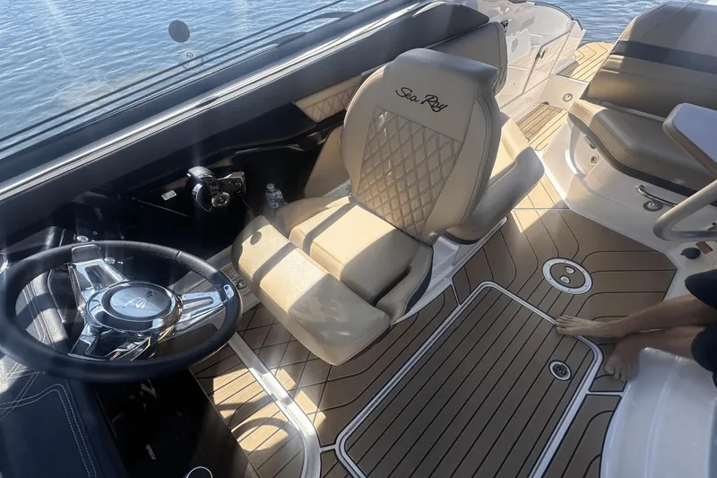 Slide: The Image of Sea Ray 260 SLX OUTBOARD 2023 - 15