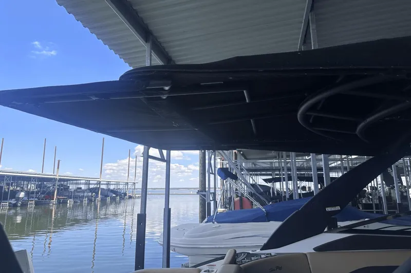 Slide: The Image of Sea Ray 260 SLX OUTBOARD 2023 - 22