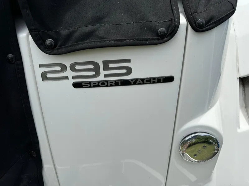 Slide: The Image of Monterey 295 Sport Yacht 2020 - 115