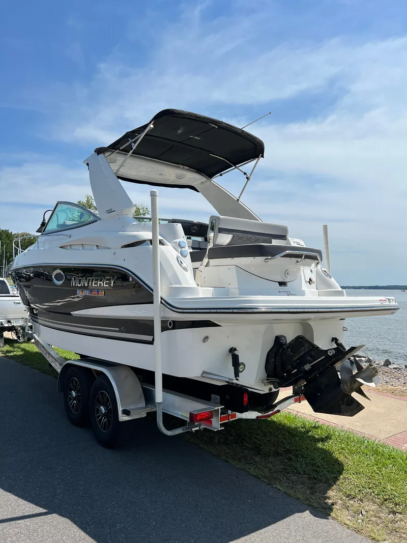 Slide: The Image of Monterey 295 Sport Yacht 2020 - 14