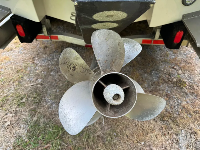 Slide: The Image of Monterey 295 Sport Yacht 2020 - 16