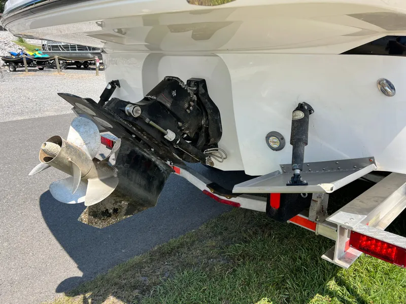 Slide: The Image of Monterey 295 Sport Yacht 2020 - 19